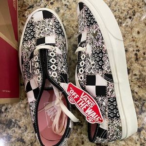 Patchwork Floral lace up Vans. Size 9 (women) 7.5 (men)